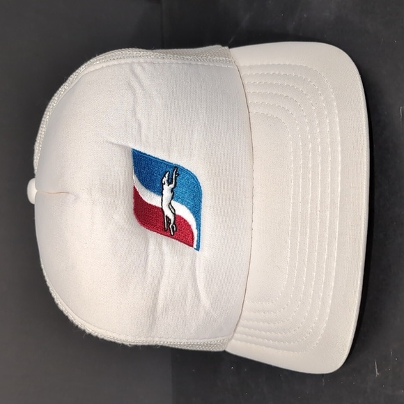 VTG, Greyhound White Trucker Hat with Logo. - Picture 2 of 9